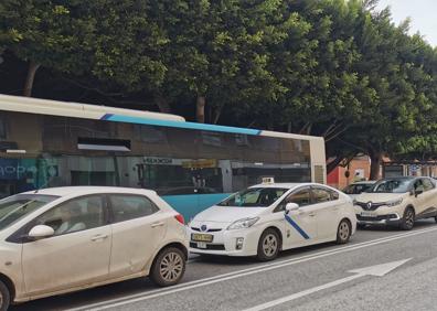 Imagen secundaria 1 - Los transportistas vuelven a colapsar el tráfico en el Centro de Málaga