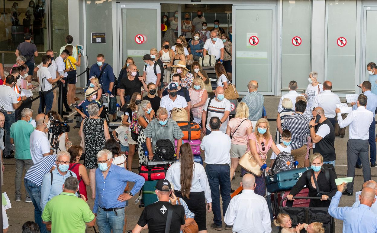 Vista de la zona de llegada de turistas del aeropuerto de Málaga. 