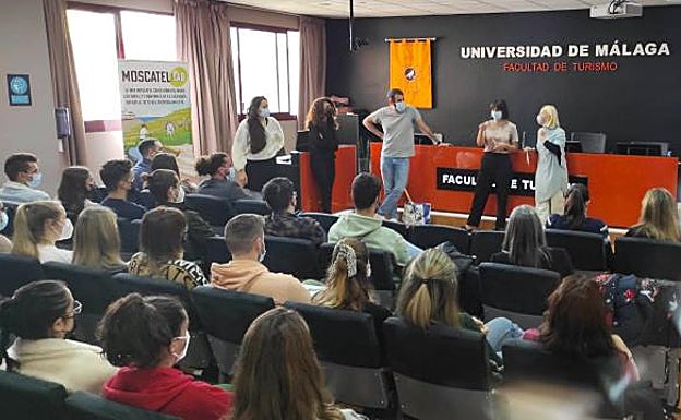 Imagen de la jornada celebrada el pasado viernes en la Facultad de Turismo de la UMA. 