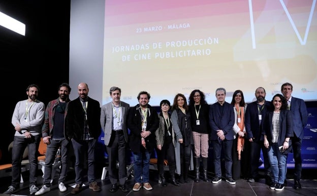 Imagen principal - En la primera foto, los ponentes en las Jornadas de Producción de Cine Publicitario, en el Albéniz. En la segunda, Fran Campos, Desiree Voguee y Kike Mesa, de 'Arcoíris en blanco y negro'. En la última, José Antonio Hergueta y Pablo Ros Cardona, en la presentación de 'El buen salvaje'. 