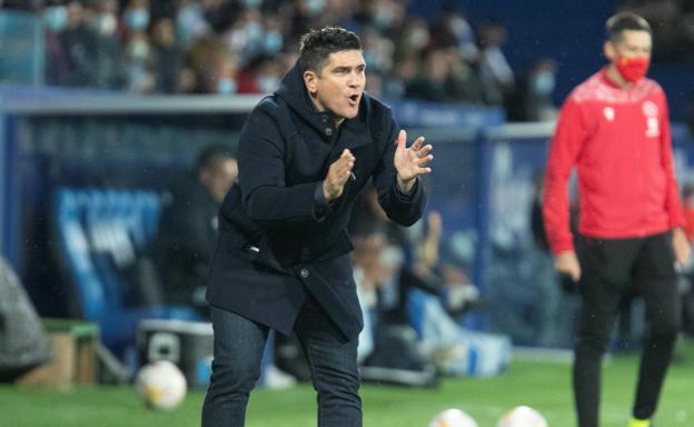 Xisco Muñoz, durante un partido con el Huesca esta temporada.