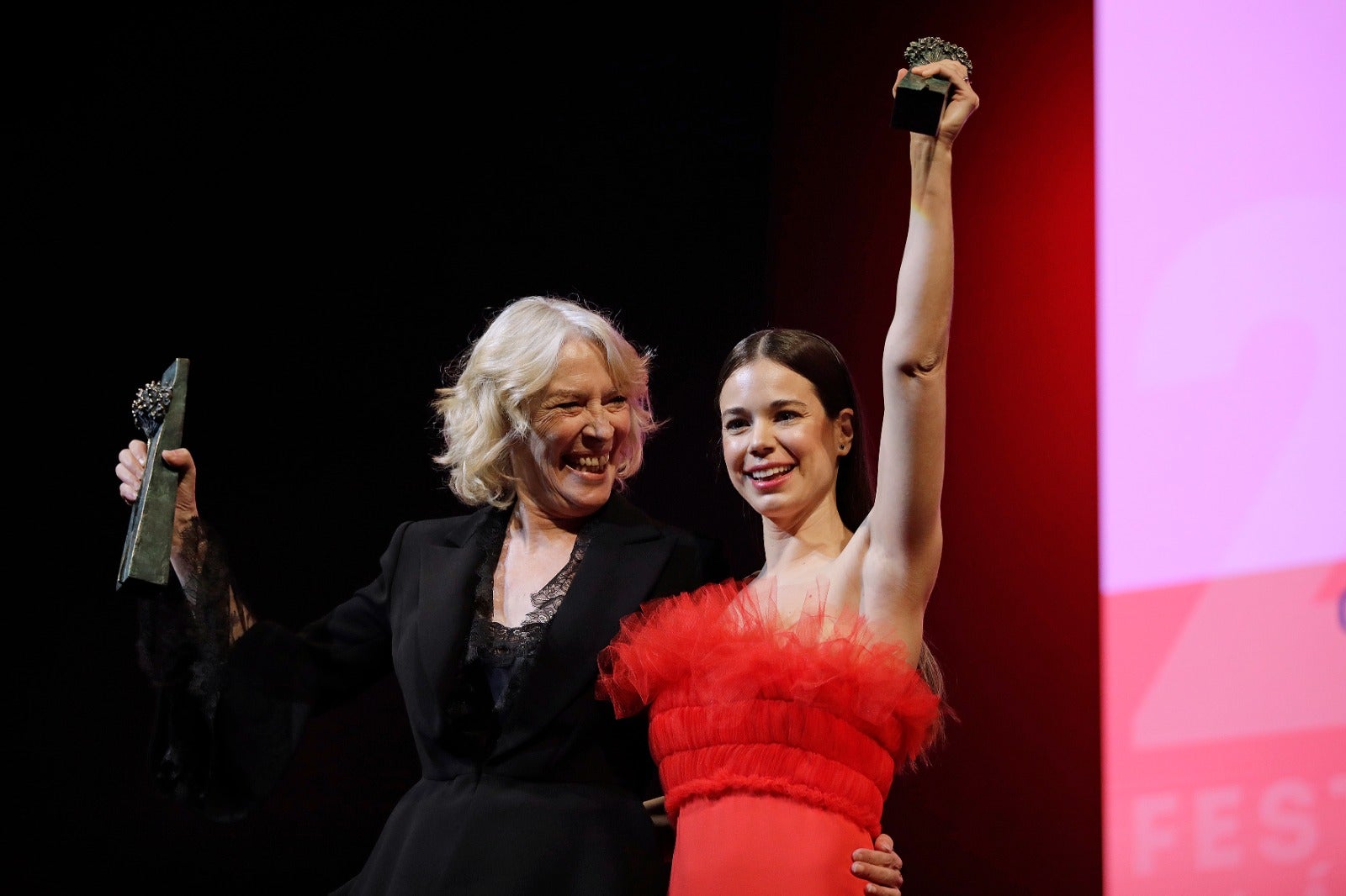 Todas las fotos de la jornada: ruedas de prensa, pases de películas, presentaciones y la gran gala del Teatro Cervantes