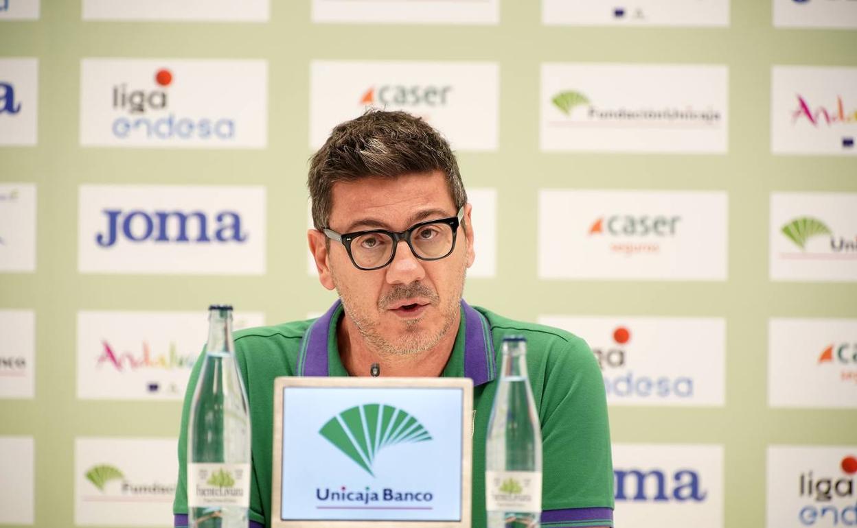 Fotis Katsikaris, durante una rueda de prensa esta temporada. 