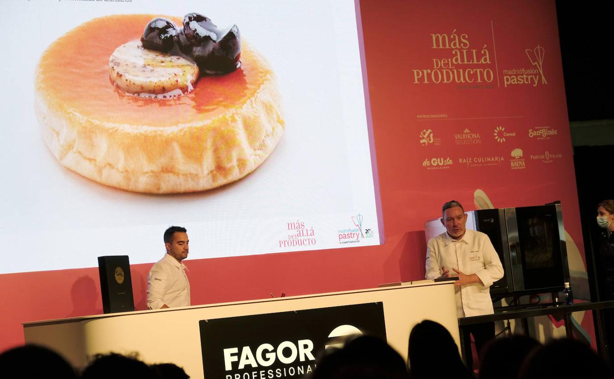 Daniel Gil y Albert Adrià, durante su exposición. 