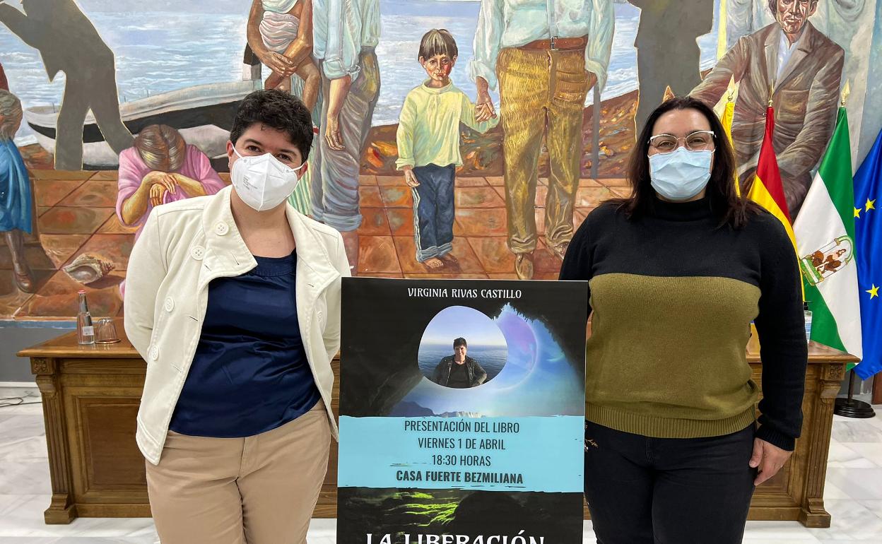 Acto de presentación de la obra en el salón de plenos rinconero. 