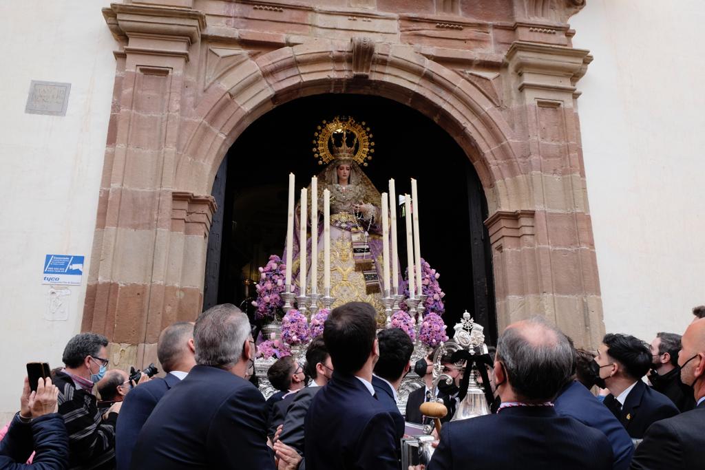 Sangre ha abierto el domingo una jornada en la que nueve cofradías trasladarán a sus imágenes