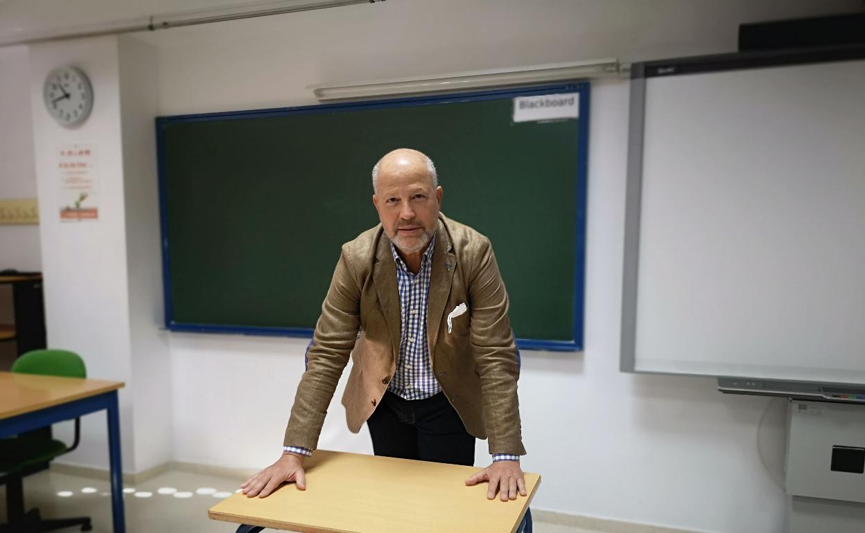 Javier Imbroda, fotografiado en el aula de un colegio, en una imagen de archivo. 