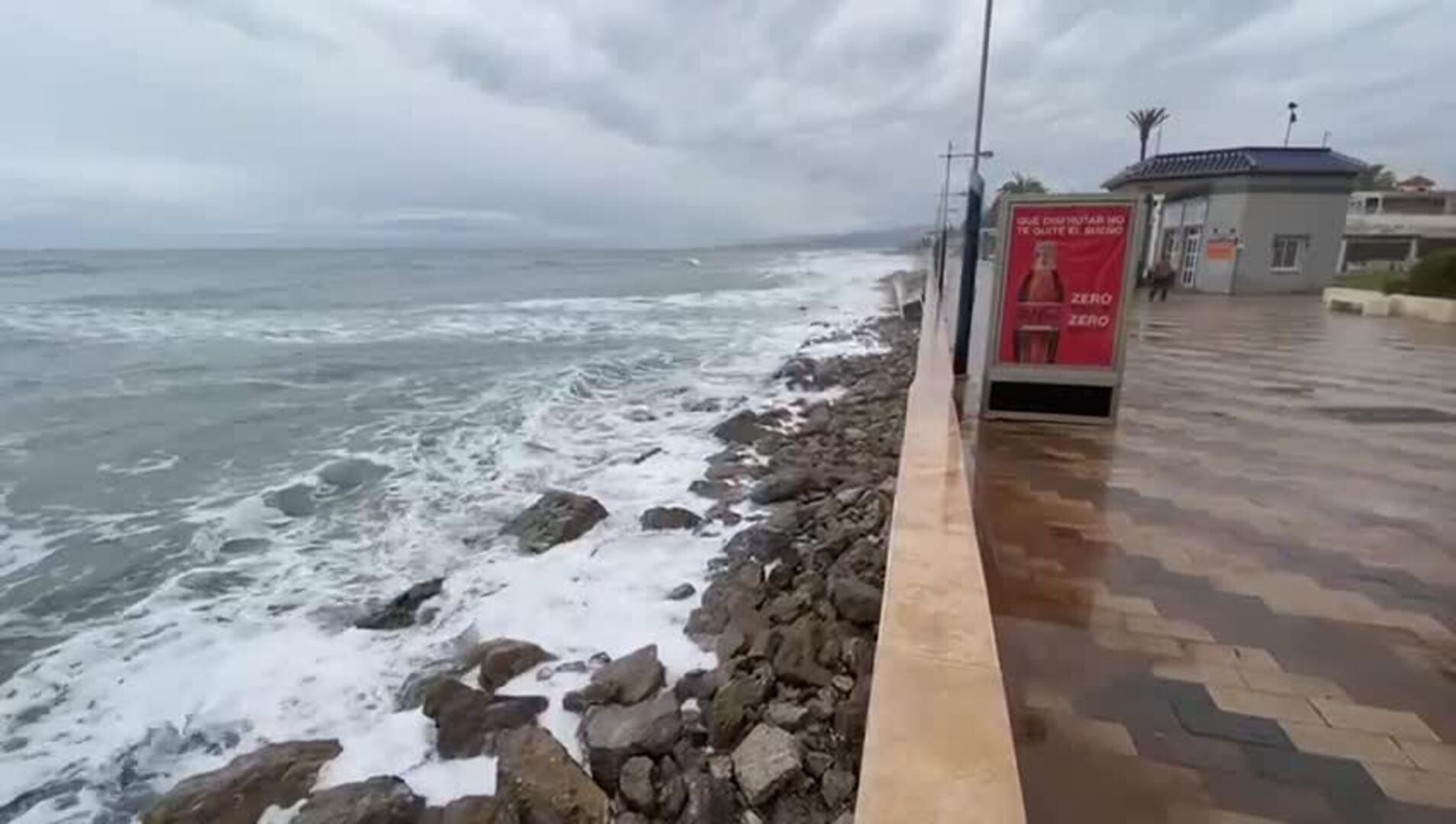 Temporal en la Axarquía: playa de Ferrara de Torrox