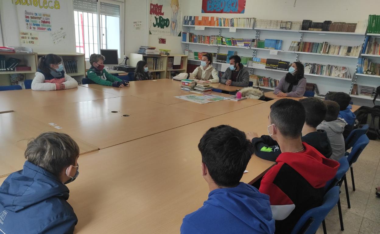 Charla en el colegio Remedios Rojo.