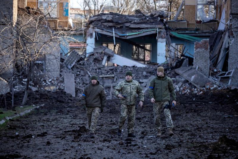 Varios militares en la región de Donbas. 