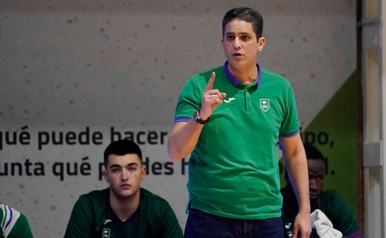 Antonio Herrera, entrenador del Unicaja de la Liga EBA. 