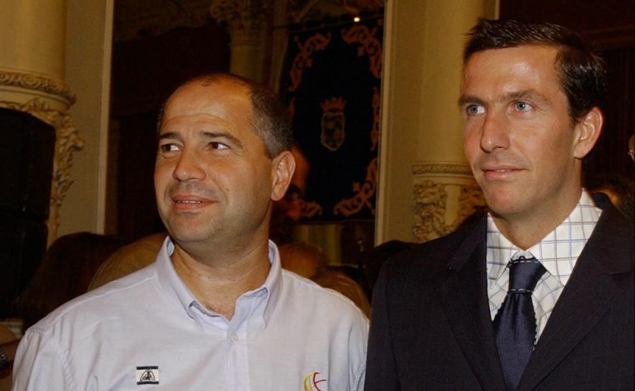 Javier Imbroda y Nacho Rodríguez, en una imagen tomada en Málaga en agosto de 2002. 