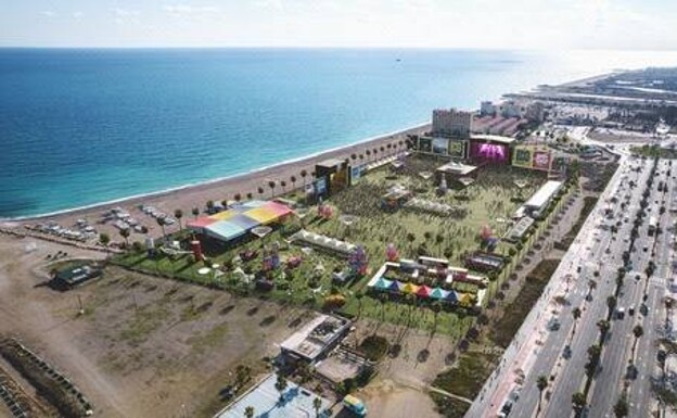 Recreación de la playa de Sacaba Beach reconvertida en recinto de festival.
