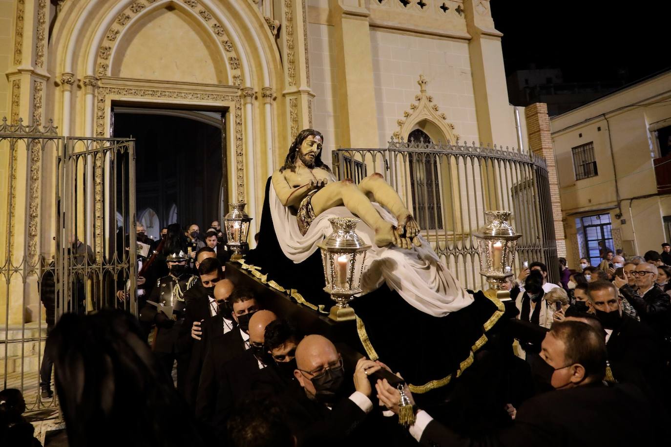 Traslado de los titulares de la Soledad de San Pablo este Viernes de Dolores