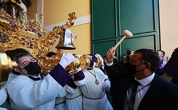 Imagen principal - Pollinica estrena el Domingo de Ramos del reencuentro cofrade