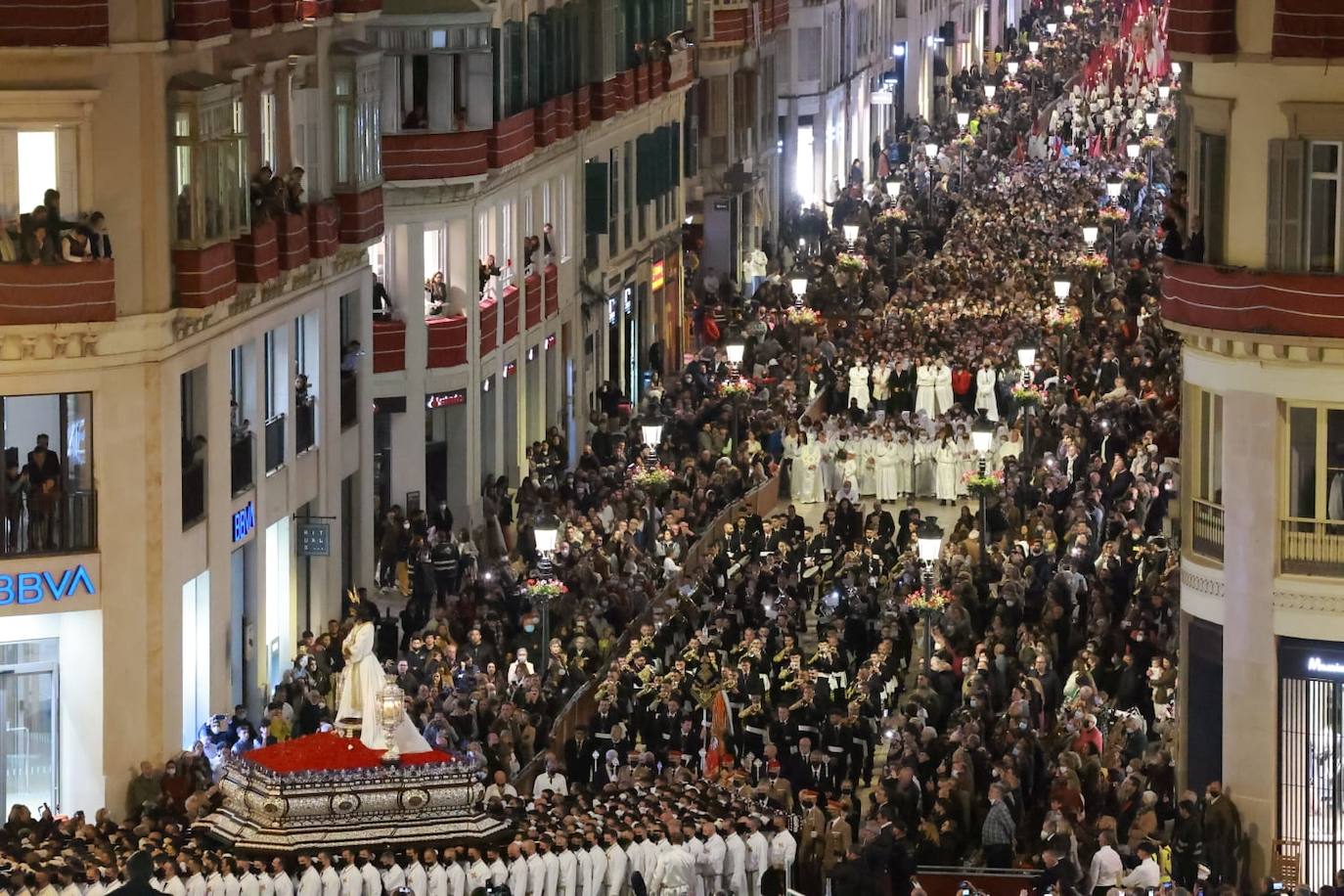 Miles de personas volvieron a seguir al Cautivo por las calles de Málaga 