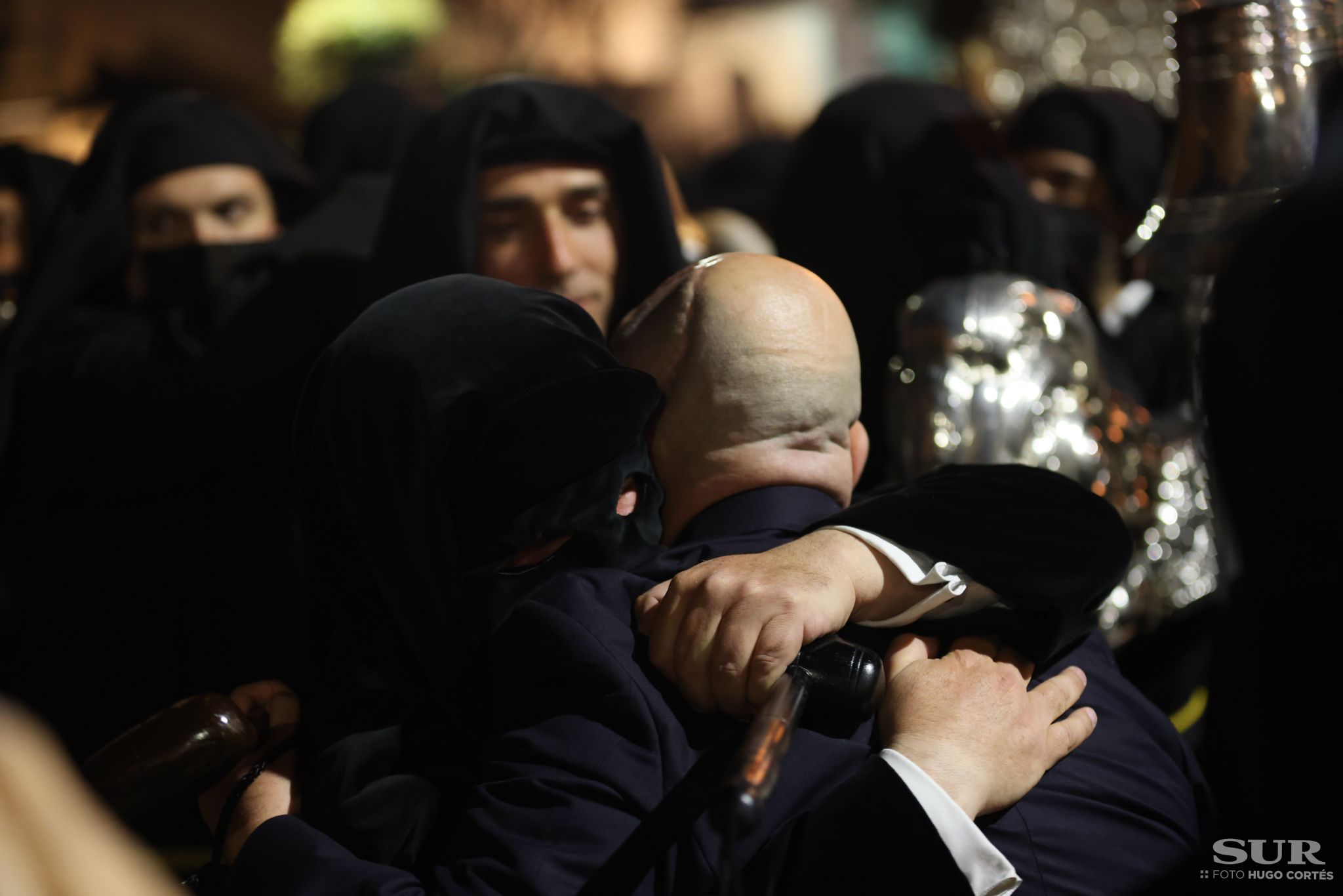 Las mejores imágenes de las cofradías del Viernes Santo en Málaga. Procesionan Monte Calvario, Descendimiento, Dolores de San Juan, Amor, Traslado, Piedad, Sepulcro y Servitas.