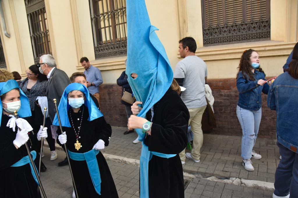 Las mejores imágenes de las cofradías del Viernes Santo en Málaga. Procesionan Monte Calvario, Descendimiento, Dolores de San Juan, Amor, Traslado, Piedad, Sepulcro y Servitas.
