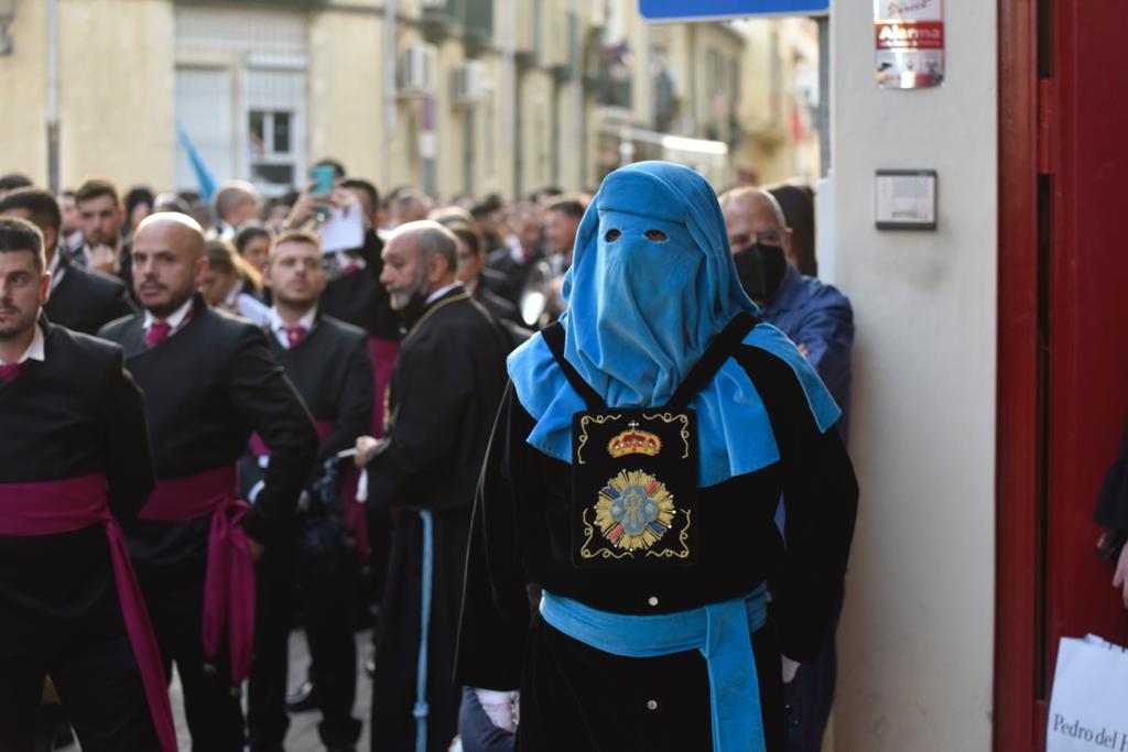 Las mejores imágenes de las cofradías del Viernes Santo en Málaga. Procesionan Monte Calvario, Descendimiento, Dolores de San Juan, Amor, Traslado, Piedad, Sepulcro y Servitas.