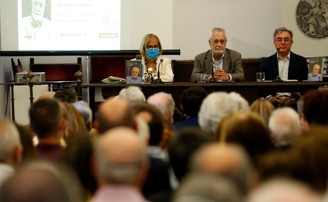 José Antonio Griñán presenta su libro 'Cuando ya no se espera nada'. 