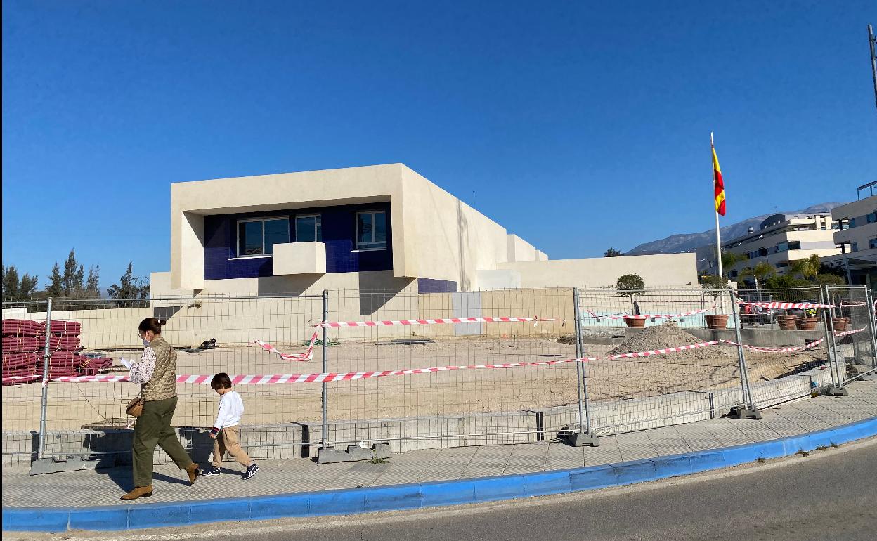 Edificio de la Comisaría de la Policía Nacional en Torre del Mar. 