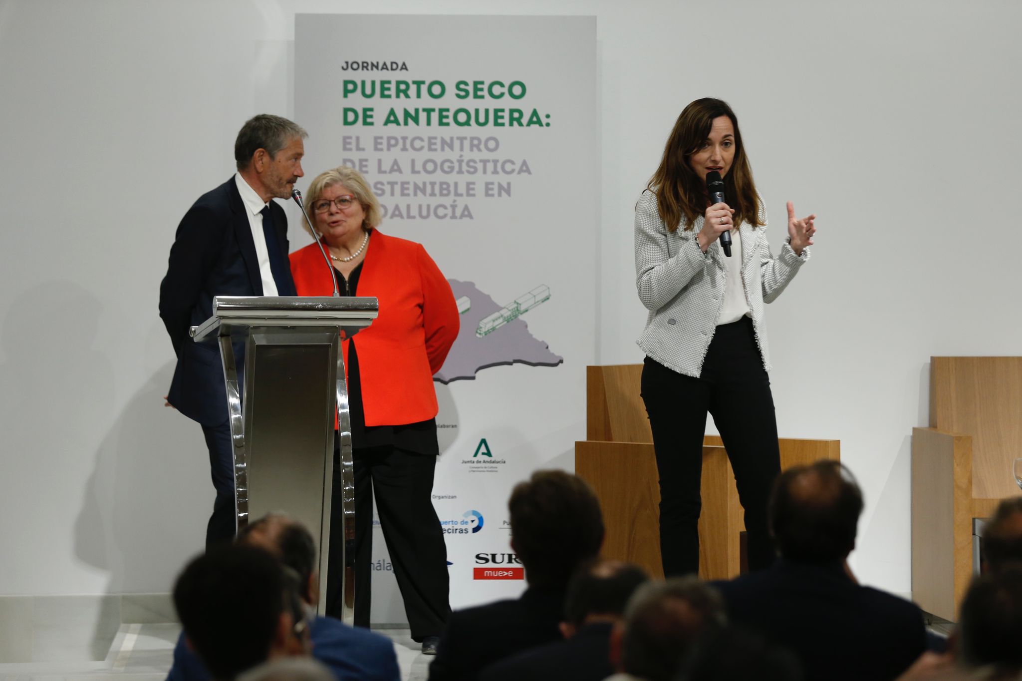 El acto ha sido organizado por SUR, el Puerto Seco y los puertos de Algeciras y Málaga en colaboración con la Junta de Andalucía y el Ayuntamiento de Antequera.