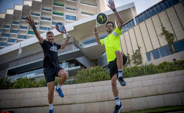 González y Ruiz posan para SUR antes de un entrenamiento en El Higuerón Sports Resort. 