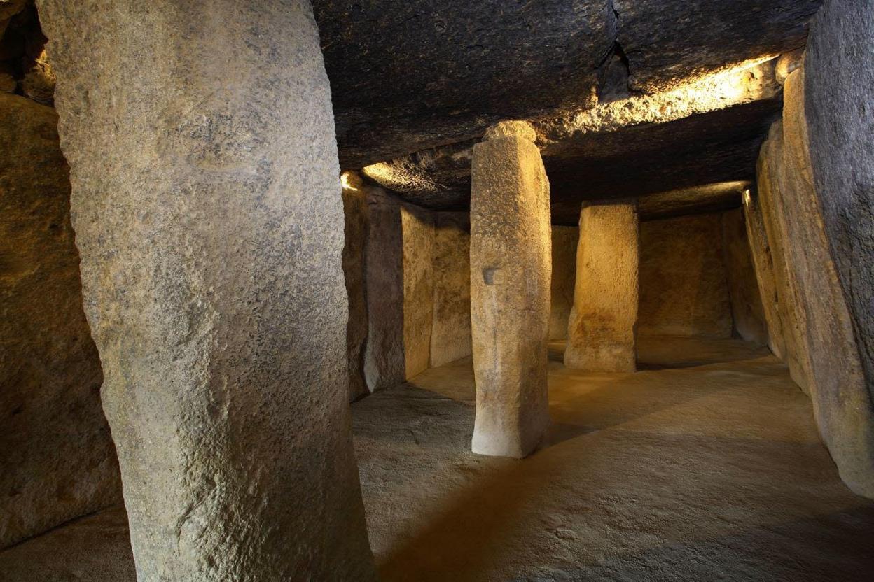 Dolmen de Menga. sur