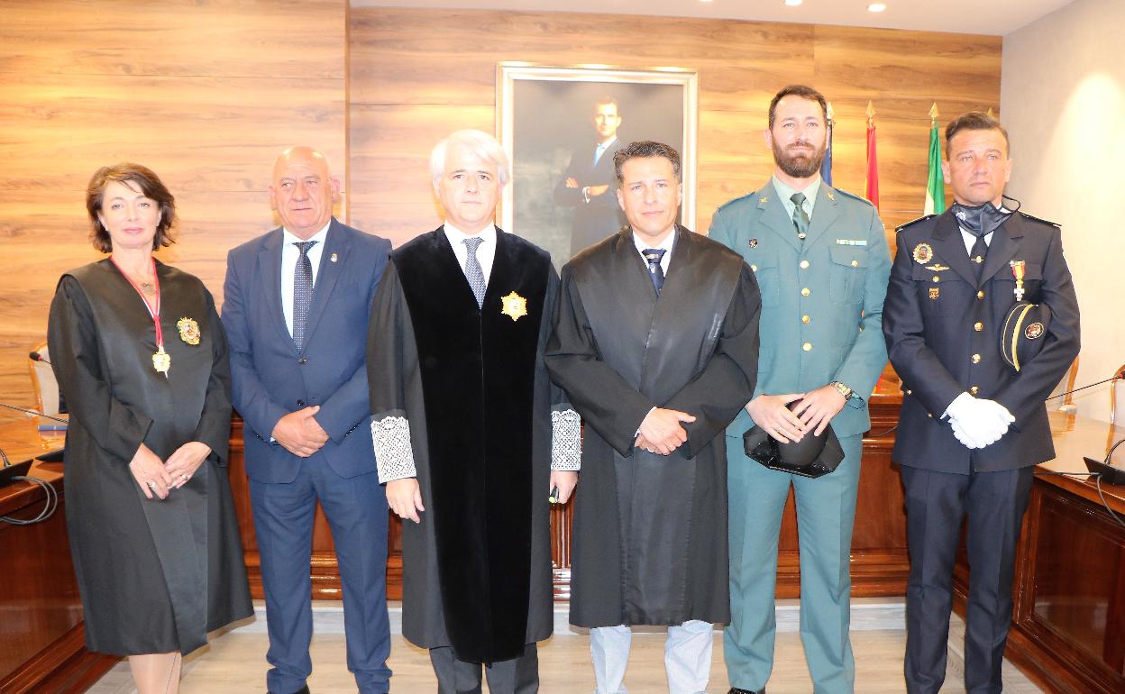 Autoridades del Colegio de Abogados y los alcaldes de Cómpeta y Torrox. 