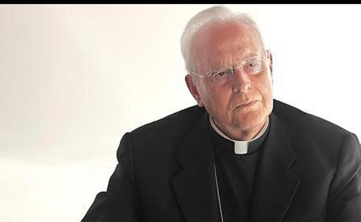 Fallece el cardenal Carlos Amigo Vallejo, tras una operación en los pulmones