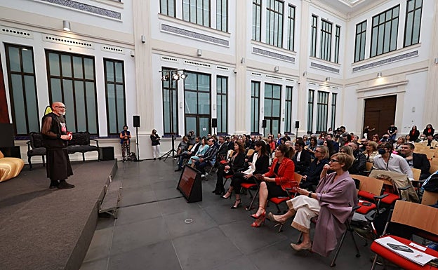 Imagen principal - Varios momentos de la jornada. 