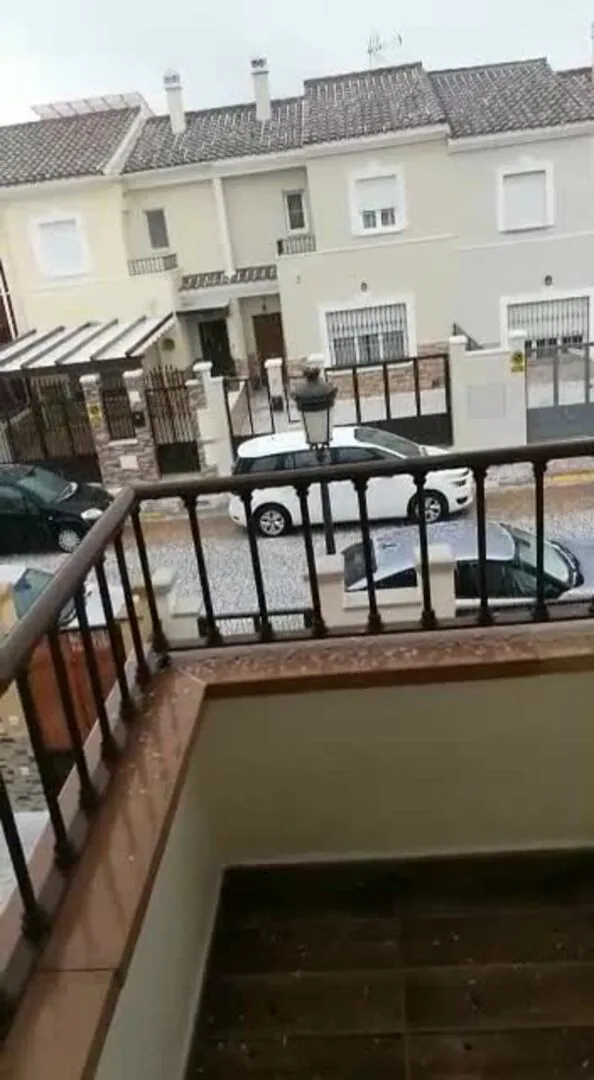  Una tormenta descarga granizo en Ronda 