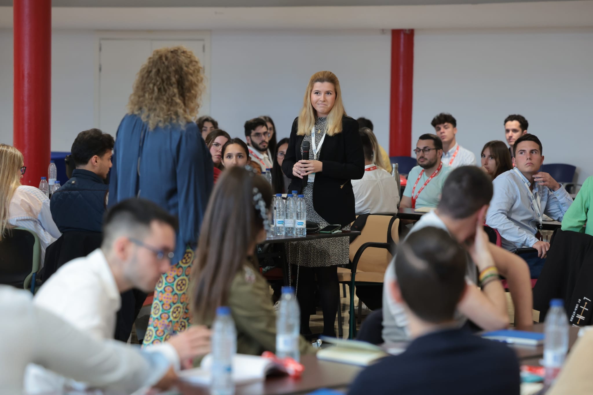 Los 50 seleccionados reciben instrucciones prácticas de las empresas más punteras de la provincia, en la segunda edición de este proyecto que se celebrara en el Palacio de Ferias