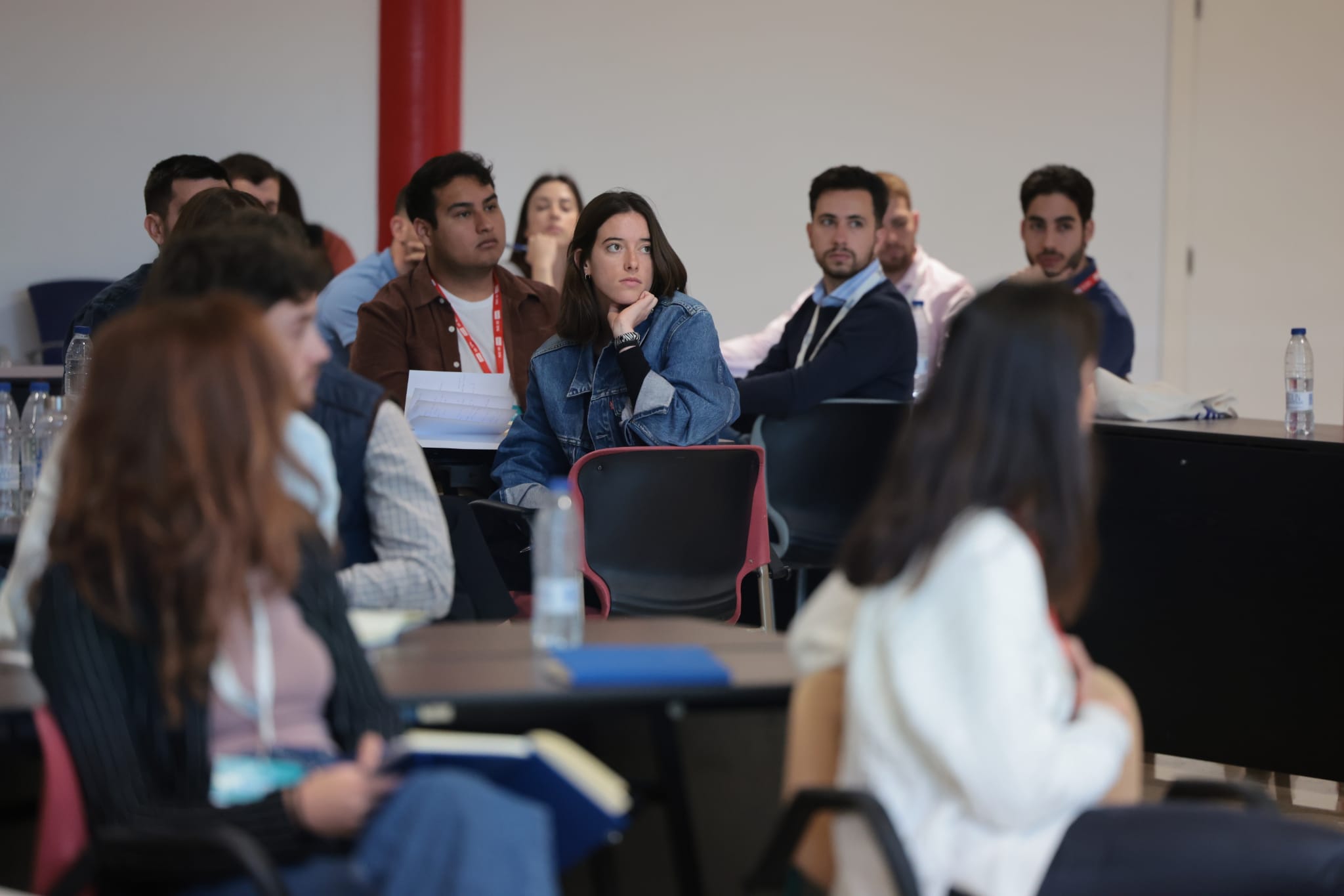 Los 50 seleccionados reciben instrucciones prácticas de las empresas más punteras de la provincia, en la segunda edición de este proyecto que se celebrara en el Palacio de Ferias