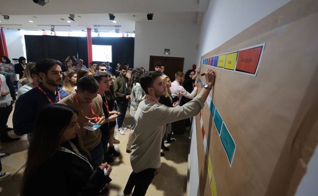 Dinámica de grupo sobre inteligencia emocional. 