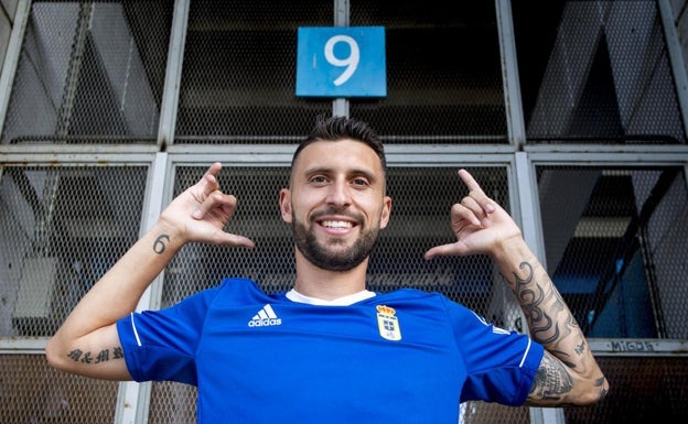 El exmalaguista Borja Bastón, máximo goleador del equipo, con 19 goles. 