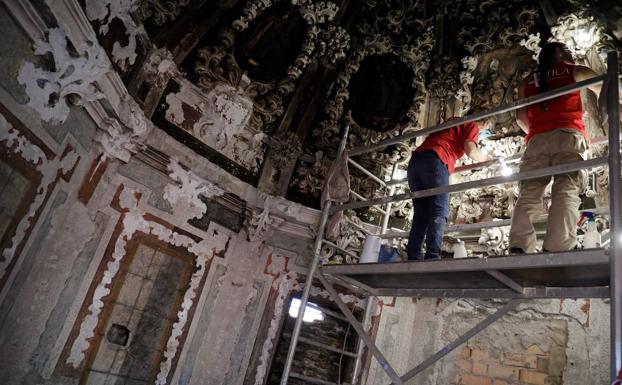 Málaga: El Perchel pone en valor un camarín barroco de 300 años que permanecía oculto