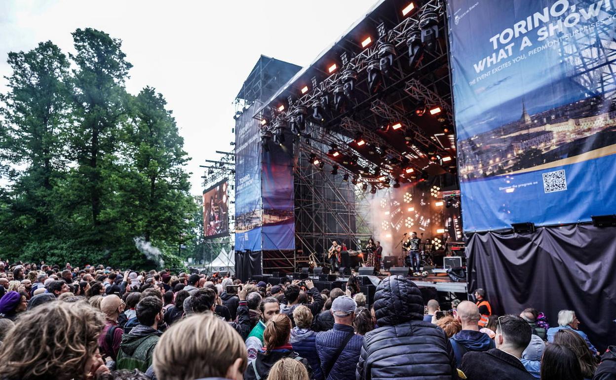 Uno de los conciertos previos a Eurovisión en el el complejo Valentino, en Turín.