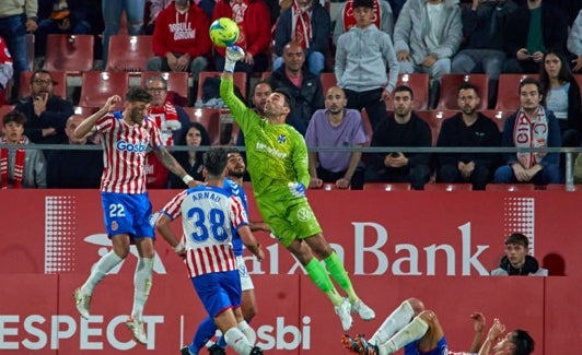 Juan Soriano, este lunes despejando de puños. 