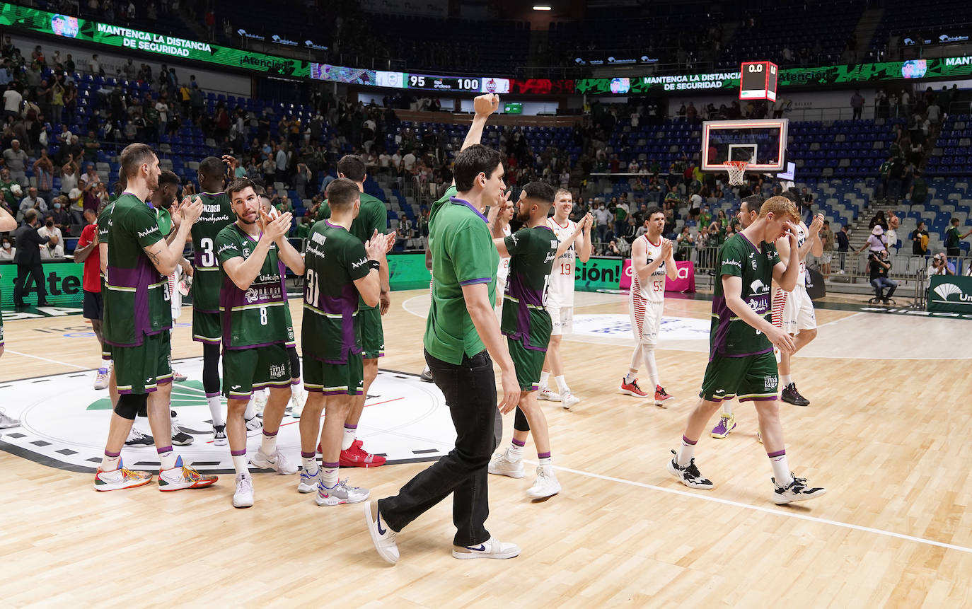 El Unicaja pierde en casa con el Baxi Manresa (95-100). 