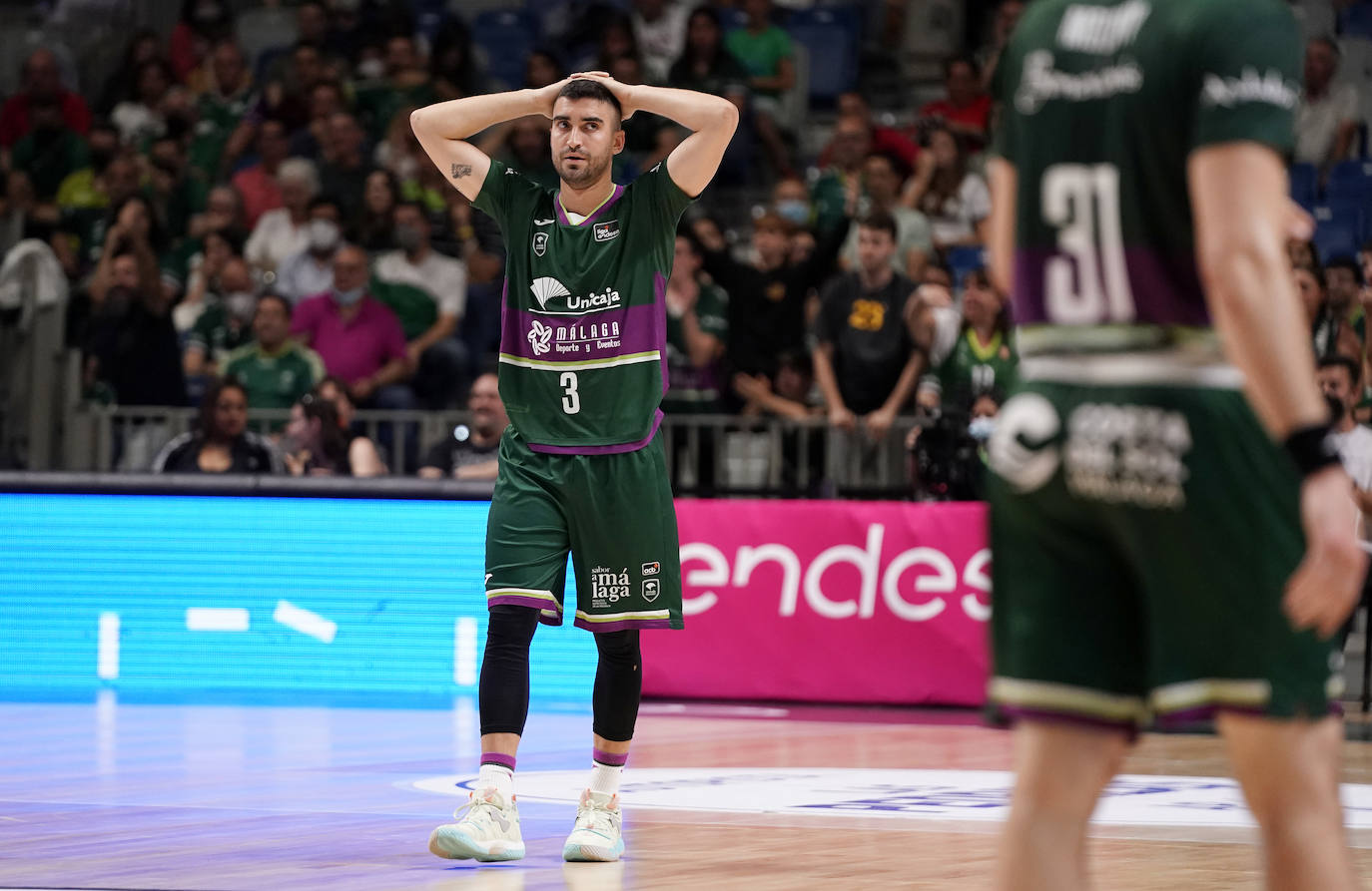 El Unicaja pierde en casa con el Baxi Manresa (95-100). 