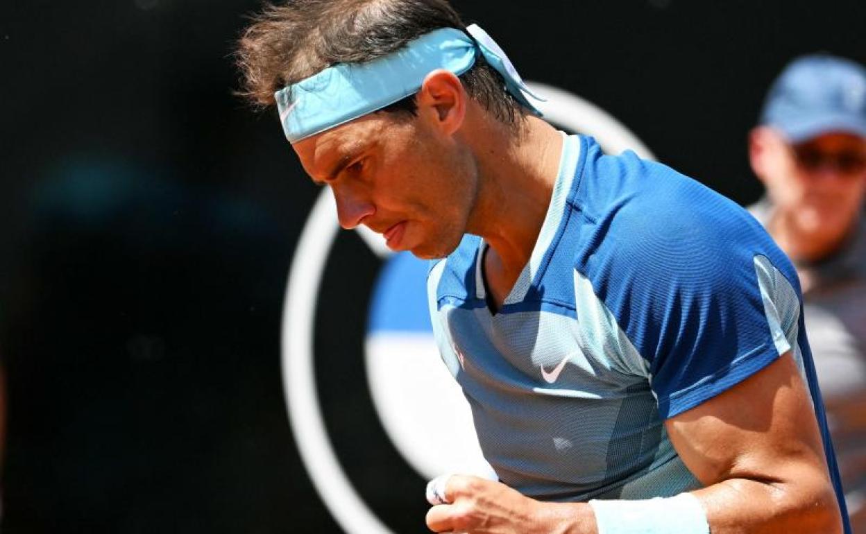 Rafa Nadal celebra un punto durante su partido ante John Isner. 