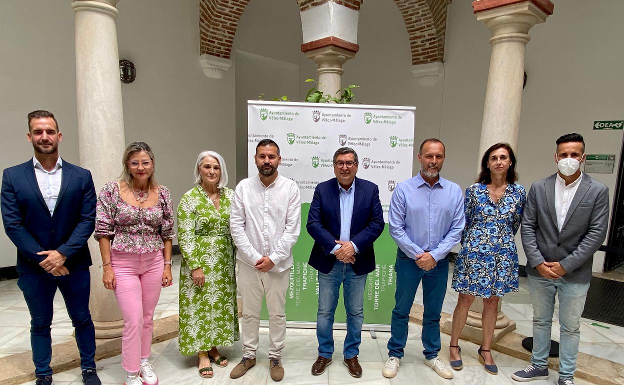 Acto de presentación de la iniciativa en el Ayuntamiento veleño. 