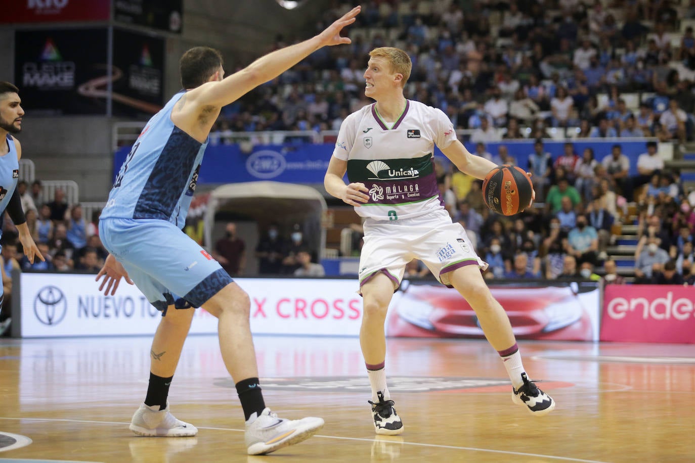 El Unicaja empezó muy mal el partido y ya fue a remolque ante el Breogán 