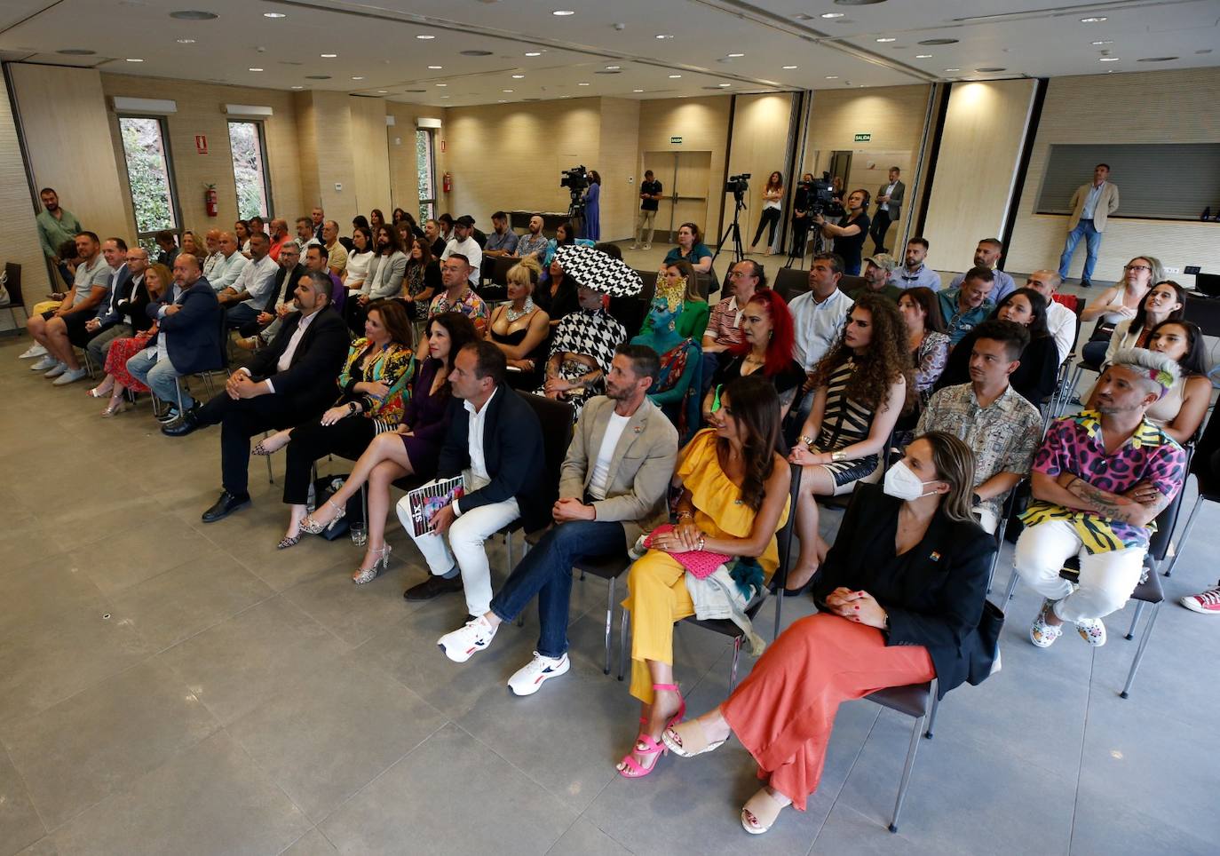 Fotos: SUR presenta la cuarta edición de SIX, la revista dedicada al colectivo LGTBI