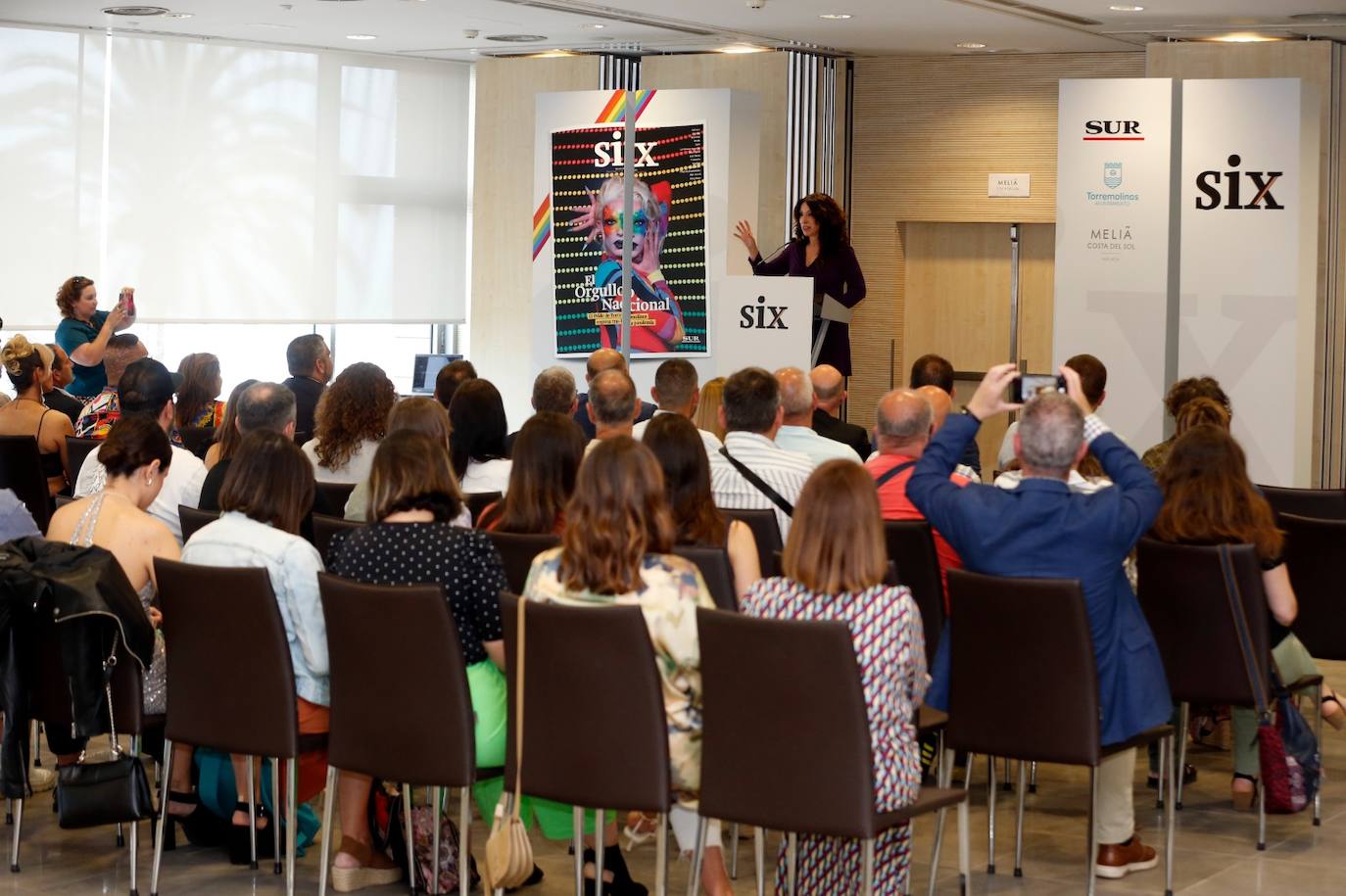 Fotos: SUR presenta la cuarta edición de SIX, la revista dedicada al colectivo LGTBI