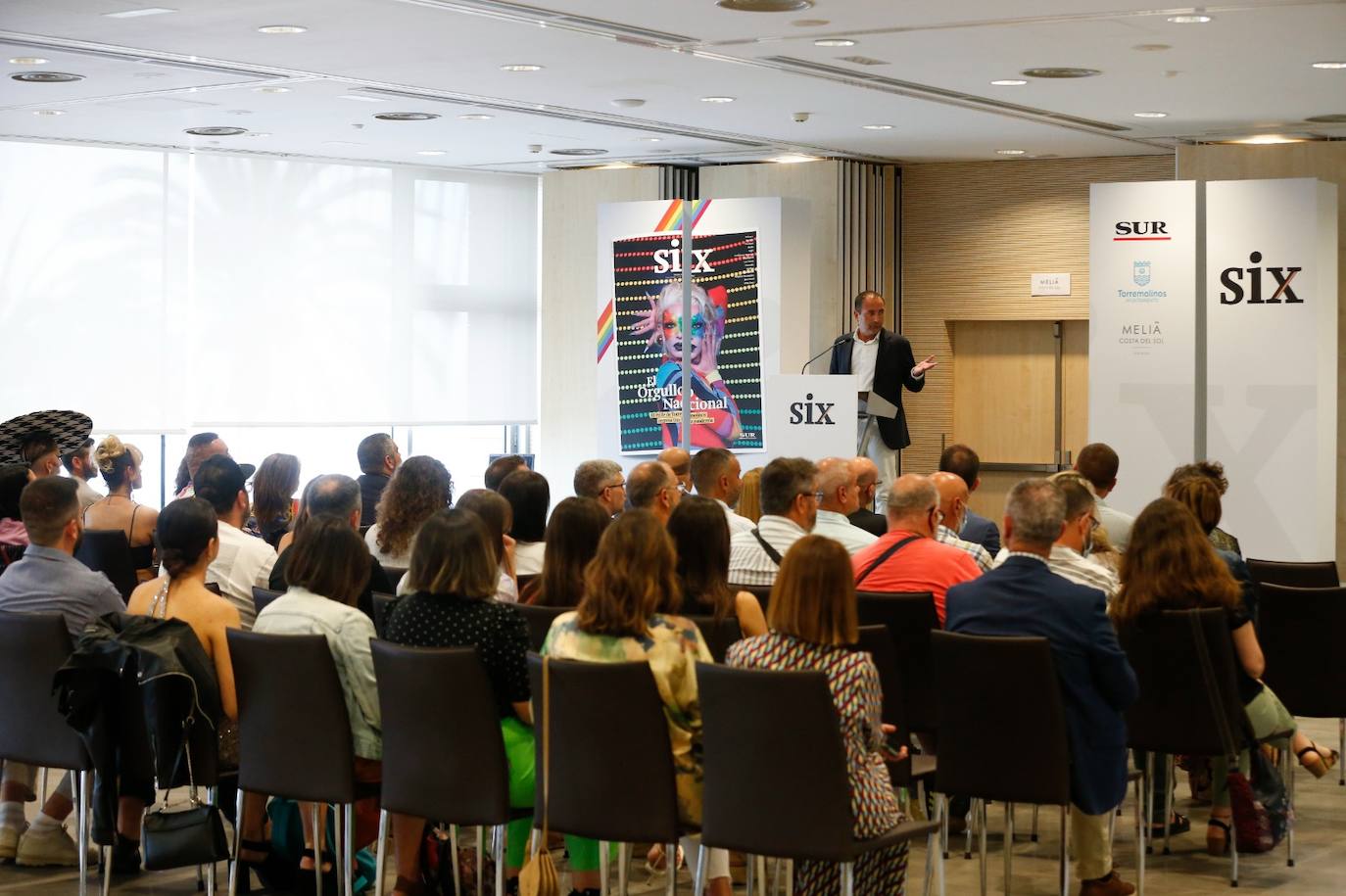 Fotos: SUR presenta la cuarta edición de SIX, la revista dedicada al colectivo LGTBI