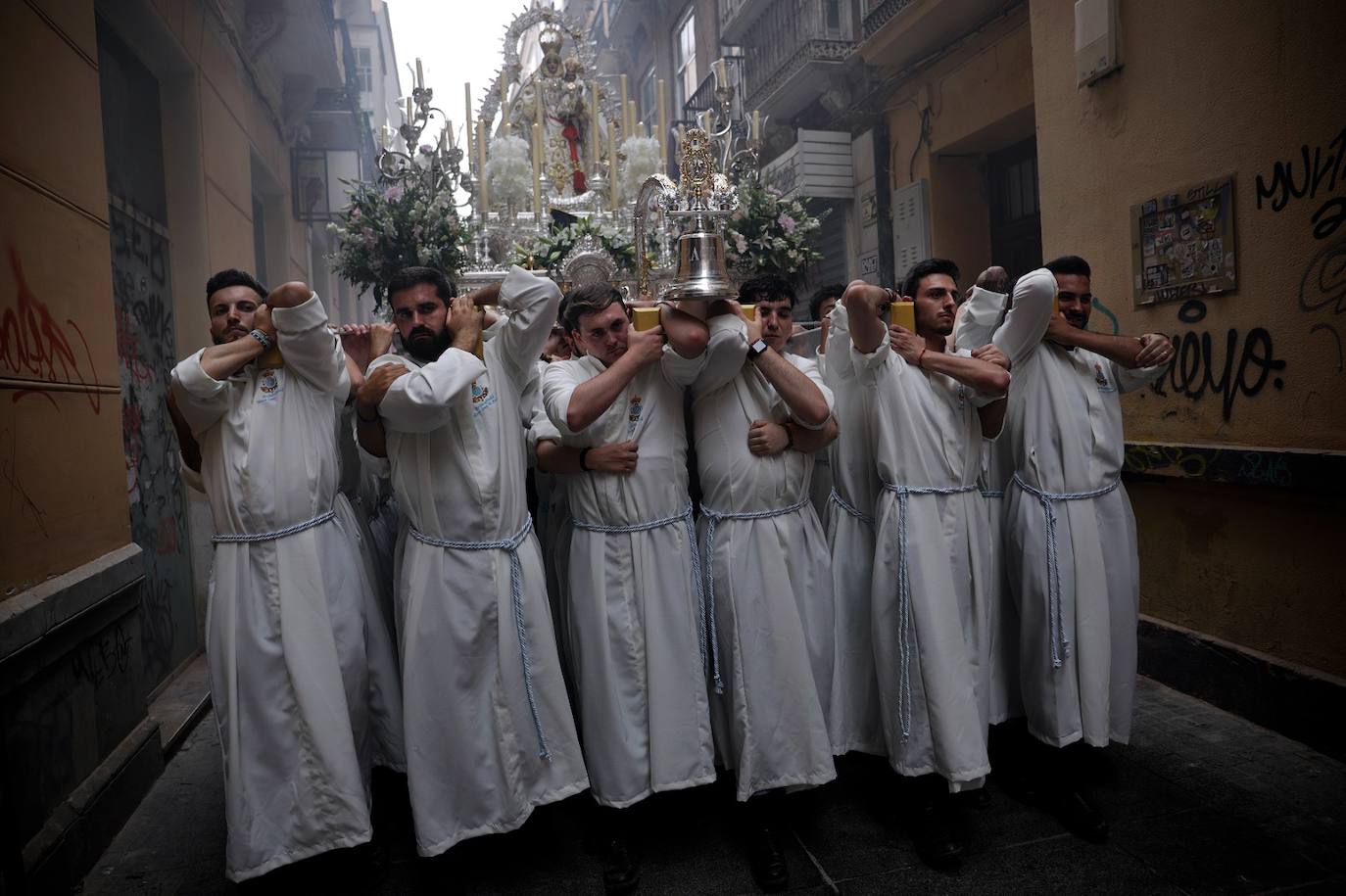 La Virgen de Araceli realiza su primera salida anual en mayo. 