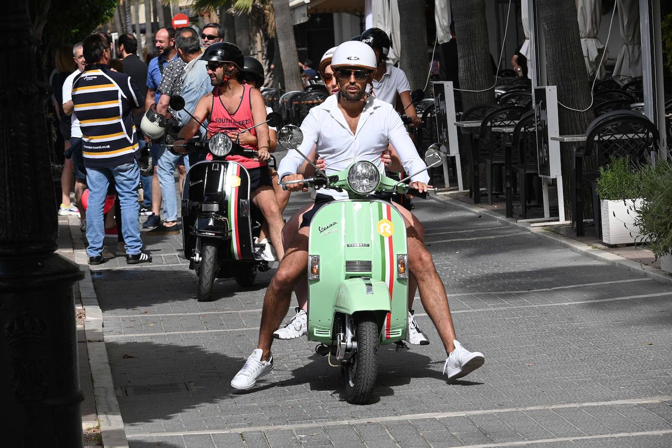 Las motos clásicas recorren Marbella. 