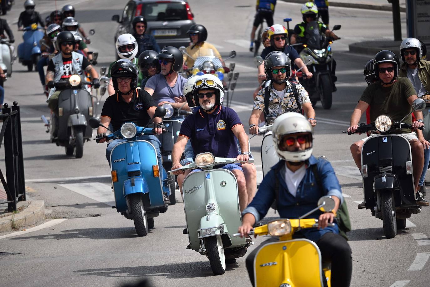 Las motos clásicas recorren Marbella. 